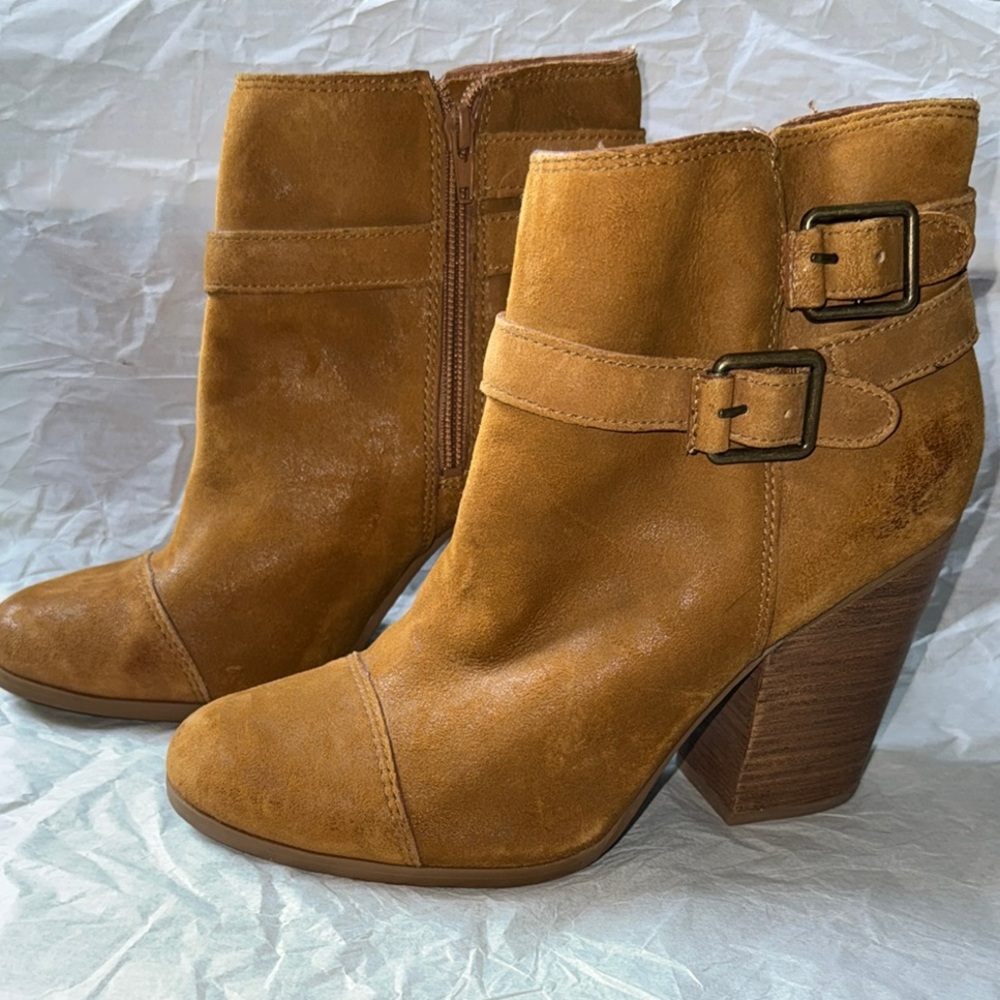 Lucky Brand Women's Suede Ankle Boots in Tan with Buckle